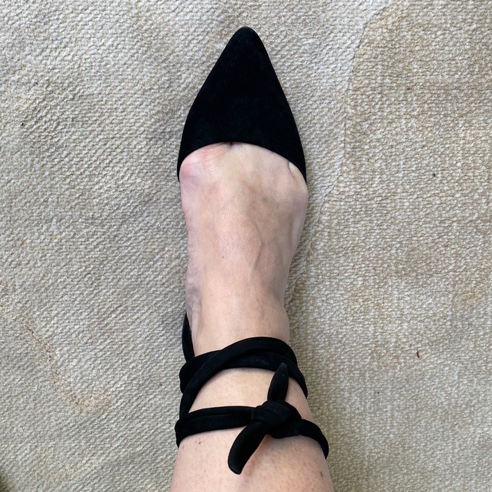 Vince Camuto Jevone Black Suede SZ 6 Balletcore Chic Strappy Tie Up Ankle Flats - Picture 2 of 11